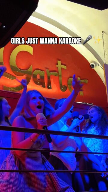 The group chat said "Girls Night?" 💋✨
A few hours later... we're singing like nobody's watching. 🎤🍸
See you at Red Garter. ❤️

La chat di gruppo ha scritto: "Girls Night?" 💋✨
Qualche ora dopo… stiamo già cantando come se nessuno ci stesse guardando. 🎤🍸
Ci vediamo al Red Garter. ❤️