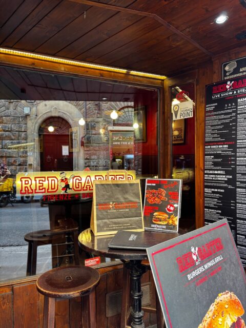 Florence views hit different with a burger in hand. 🍔🌉❤️
Grab your Red Garter takeaway and take your favorite flavors anywhere.

La vista di Firenze ha tutto un altro sapore con un burger tra le mani. 🍔🌉❤️
Prendi il tuo takeaway da Red Garter e porta i tuoi sapori preferiti dove vuoi.

📍 Red Garter, Via dei Benci, 33R, Firenze.
𝒲𝑒 𝑀𝒶𝓀𝑒 𝐸𝓋𝑒𝓇𝓎 𝒩𝒾𝑔𝒽𝓉 𝒮𝓅𝑒𝒸𝒾𝒶𝓁